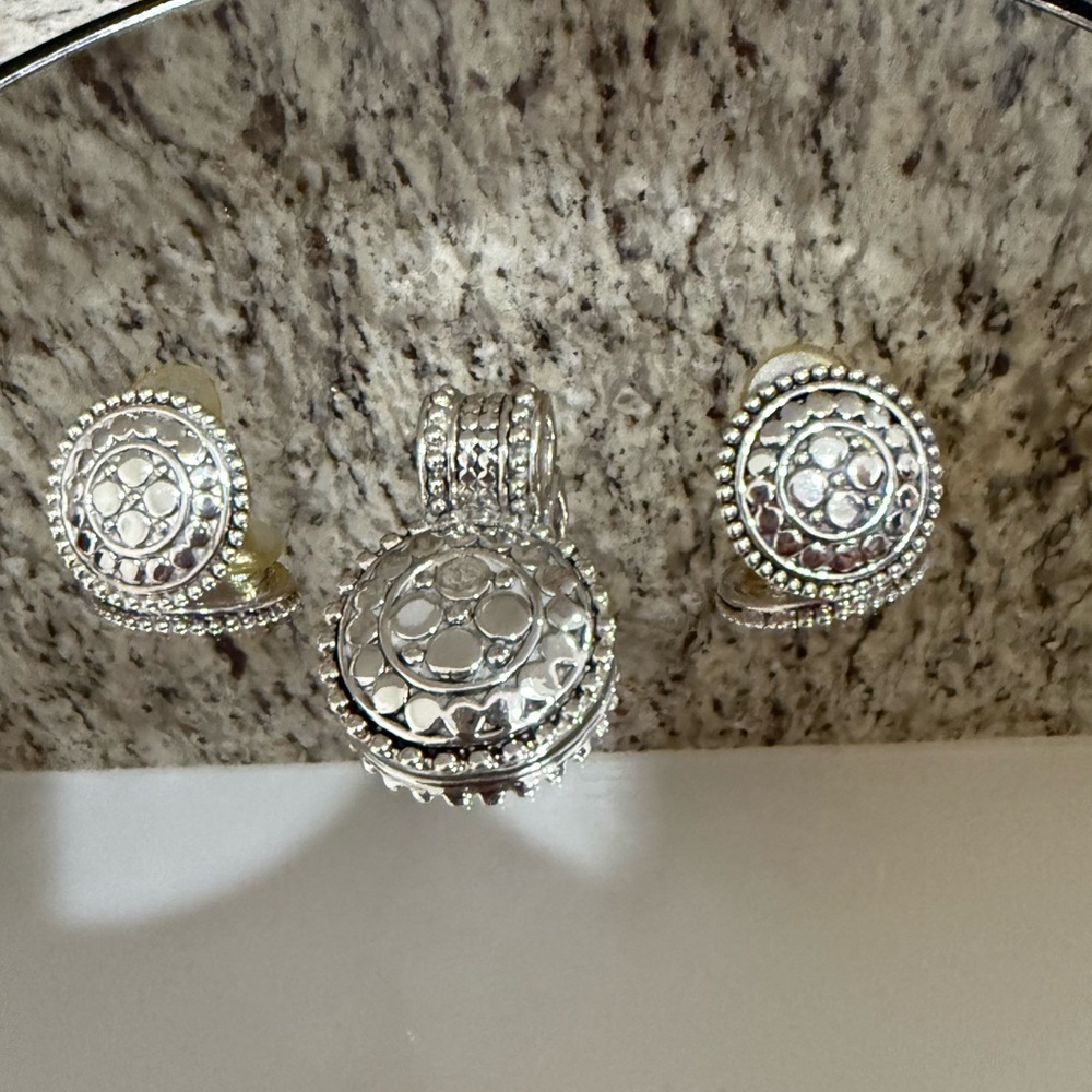 Elegant 925 Silver Earrings and Pendant Jewelry Set